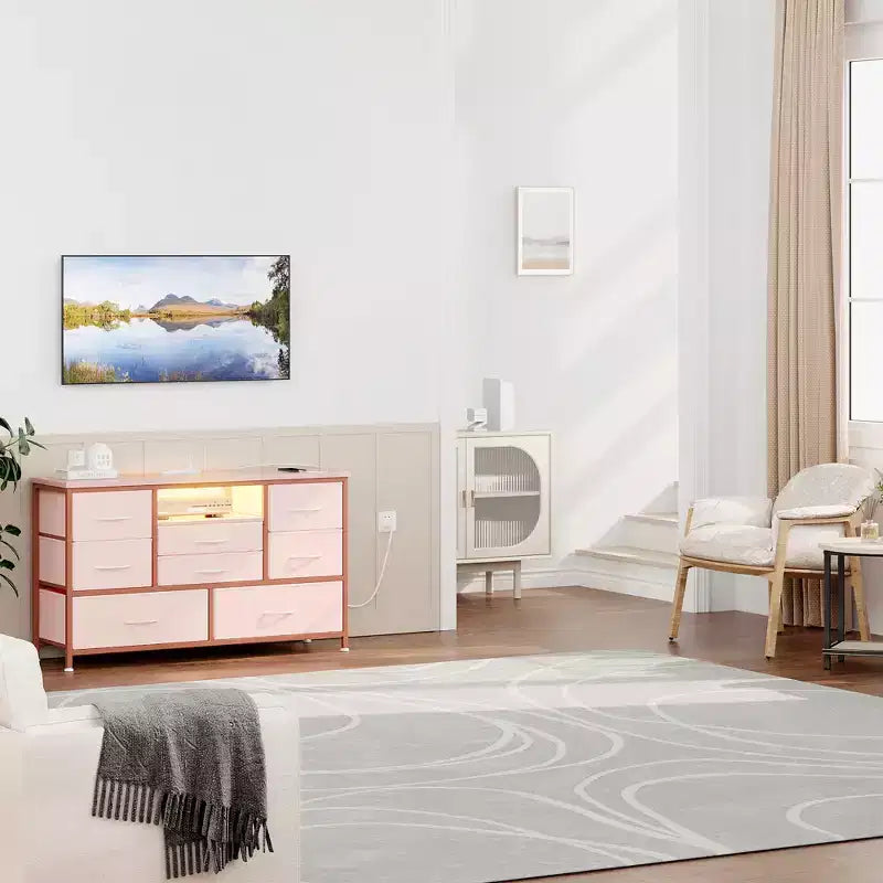 Mobile TV marrone con 8 cassetti, luci LED e presa di corrente integrata