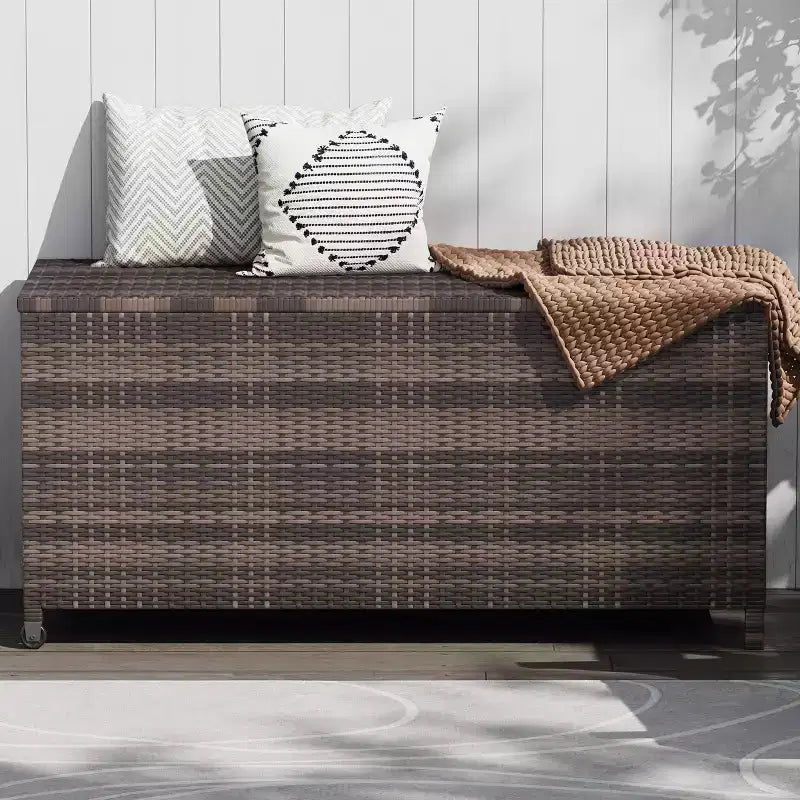 Baule da esterno marrone/grigio in PE rattan con ruote – 473 L, per 1 persona